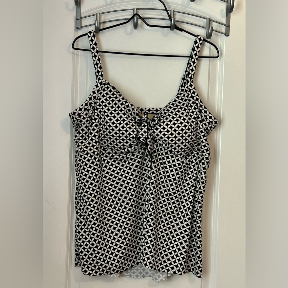 Swim top plus size 24w